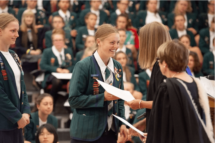 Học sinh hoàn tất chương trình trung học tại New Zealand có nhiều cơ hội nhận học bổng giá trị của các quốc gia trên thế giới