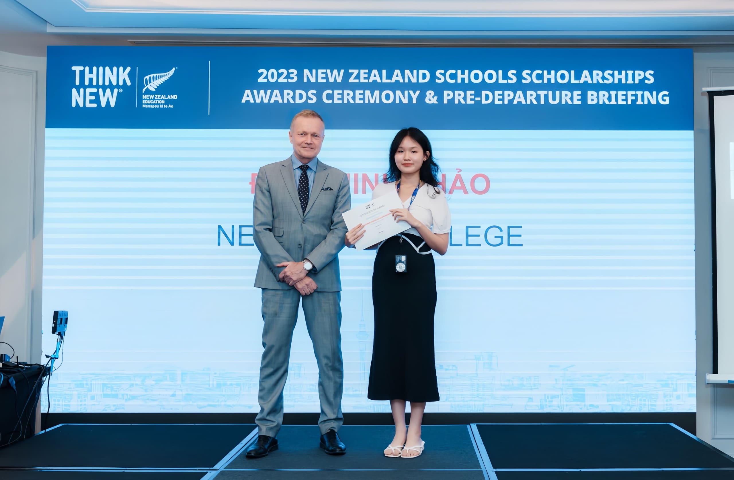 NZSS là bệ phóng đầu tiên để Minh Thảo (phải) đến với những trải nghiệm hoàn toàn mới tại New Zealand.